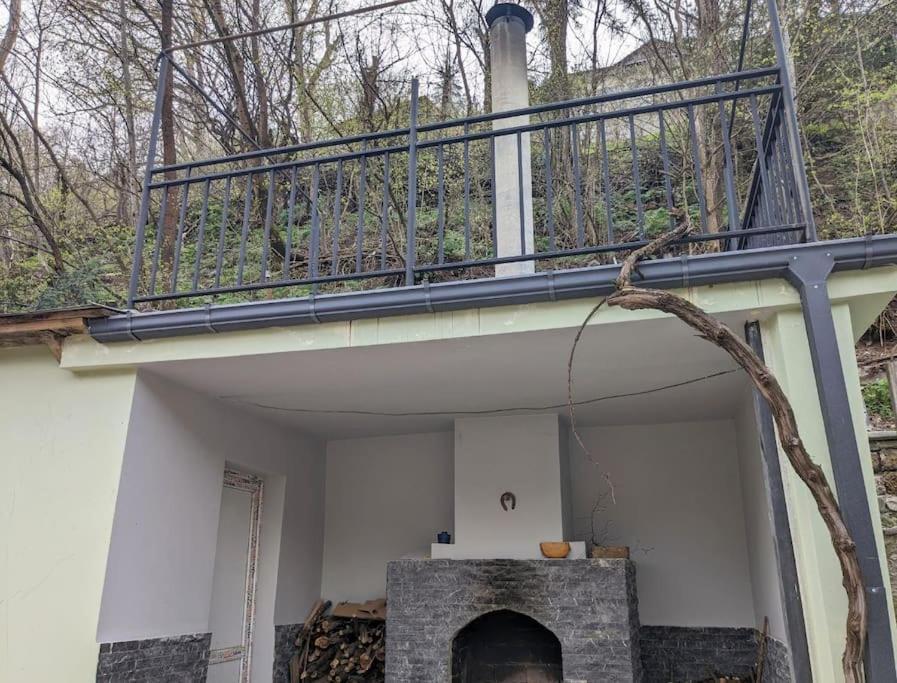 Ferienwohnung Unforgettable Attic With Balcony In Bordschomi Exterior foto